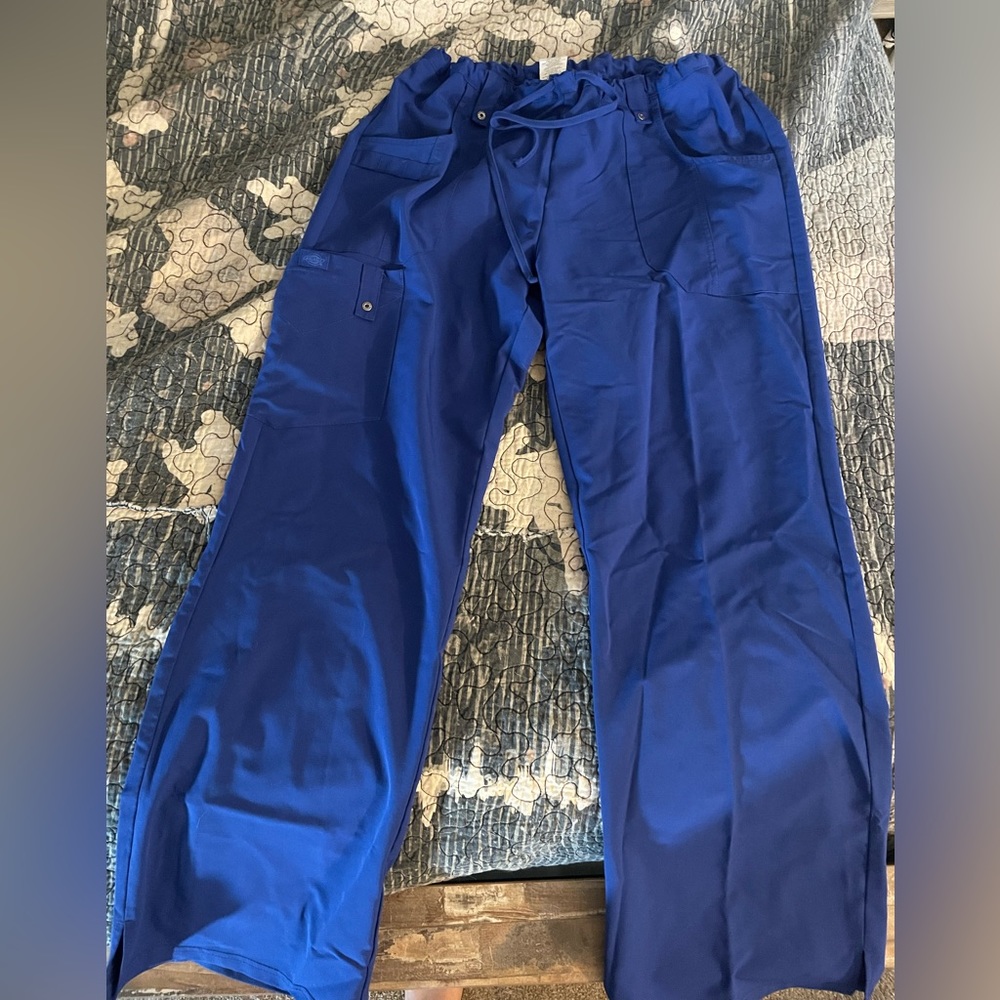Scrub pants